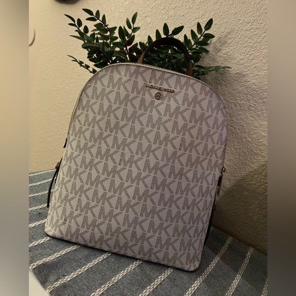 Michael Kors logo backpackk - Picture 1 of 2